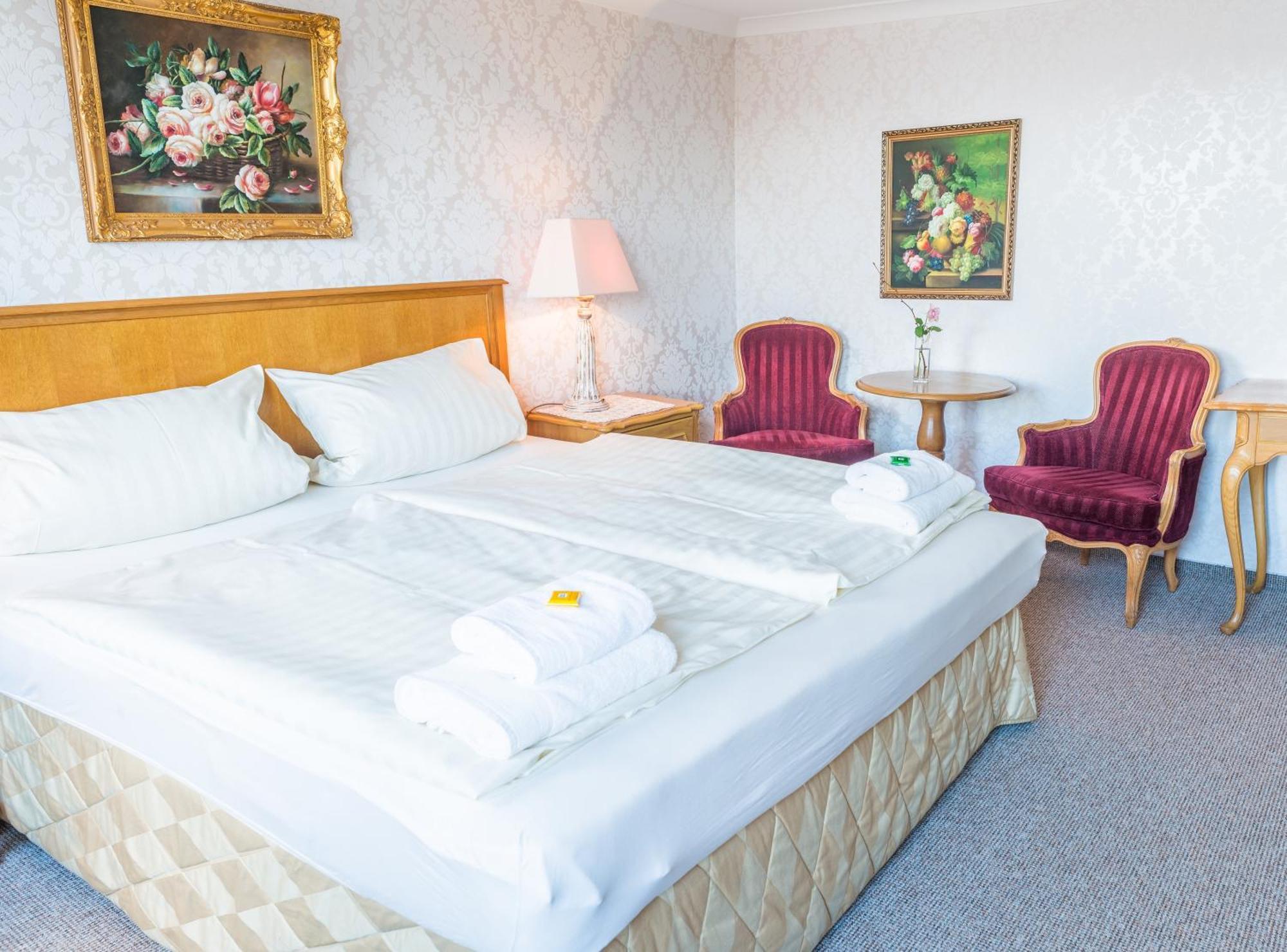 Romantisches Hotel Zur Traube Schwerin ชเวียรีน ห้อง รูปภาพ