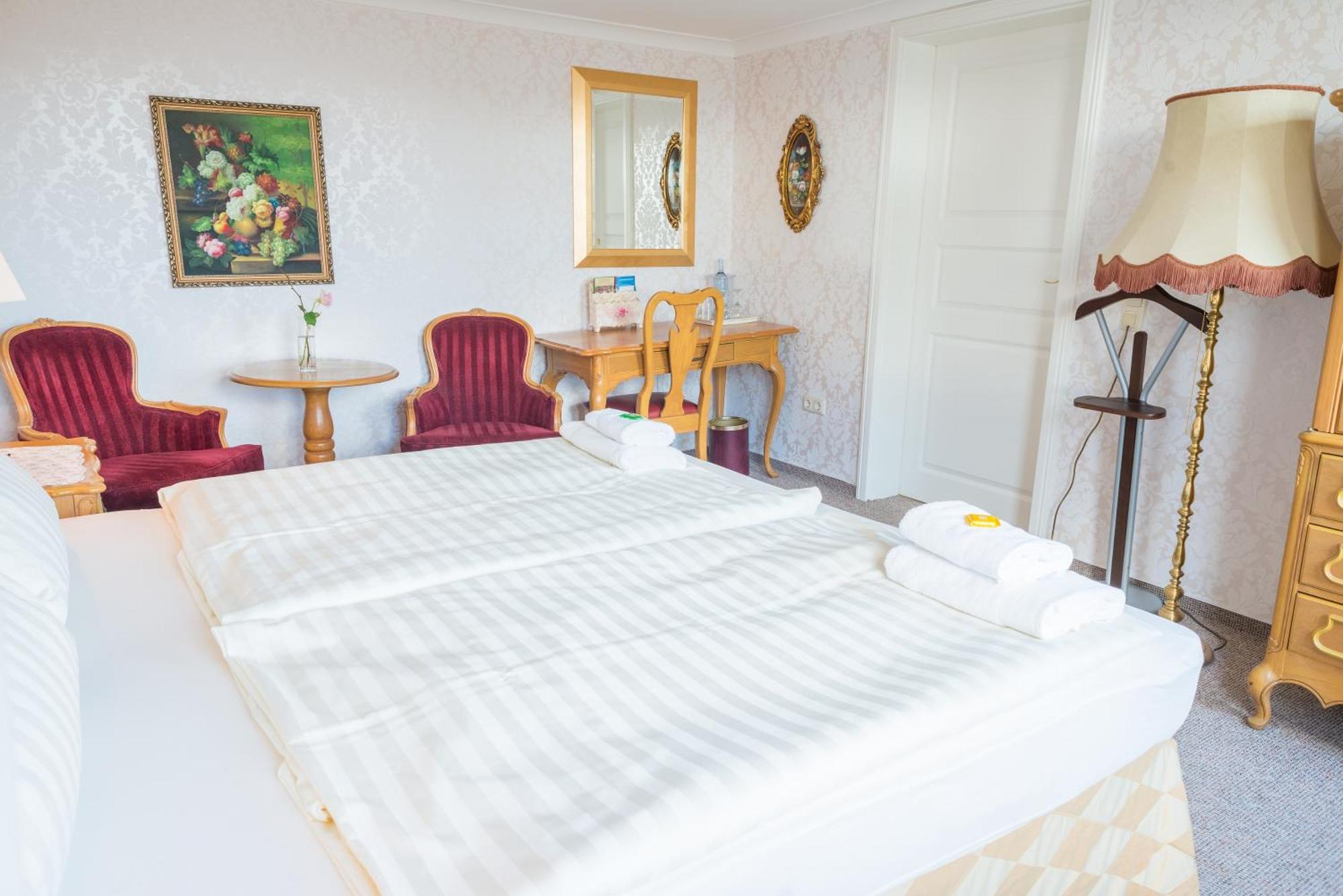 Romantisches Hotel Zur Traube Schwerin ชเวียรีน ห้อง รูปภาพ