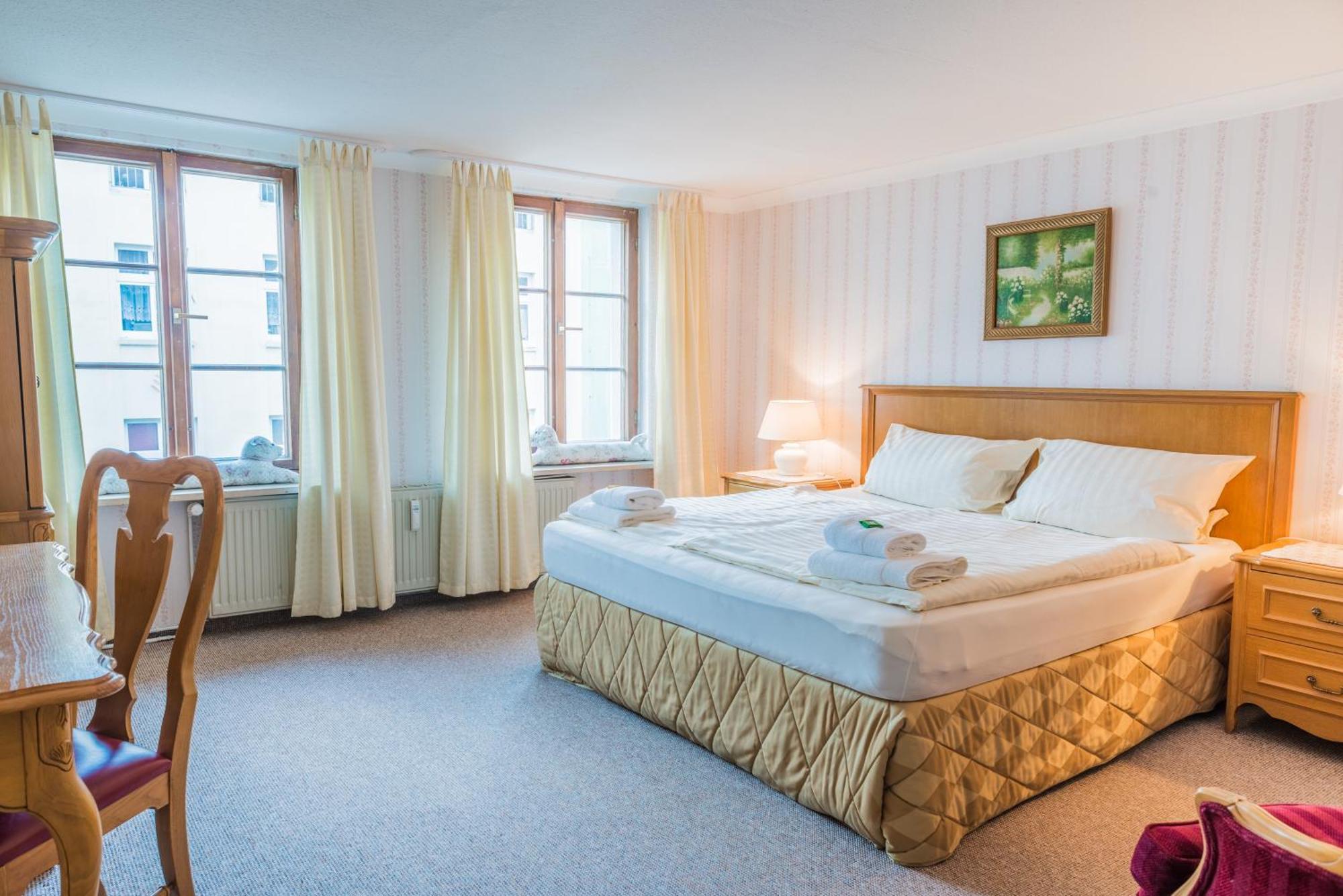 Romantisches Hotel Zur Traube Schwerin ชเวียรีน ห้อง รูปภาพ