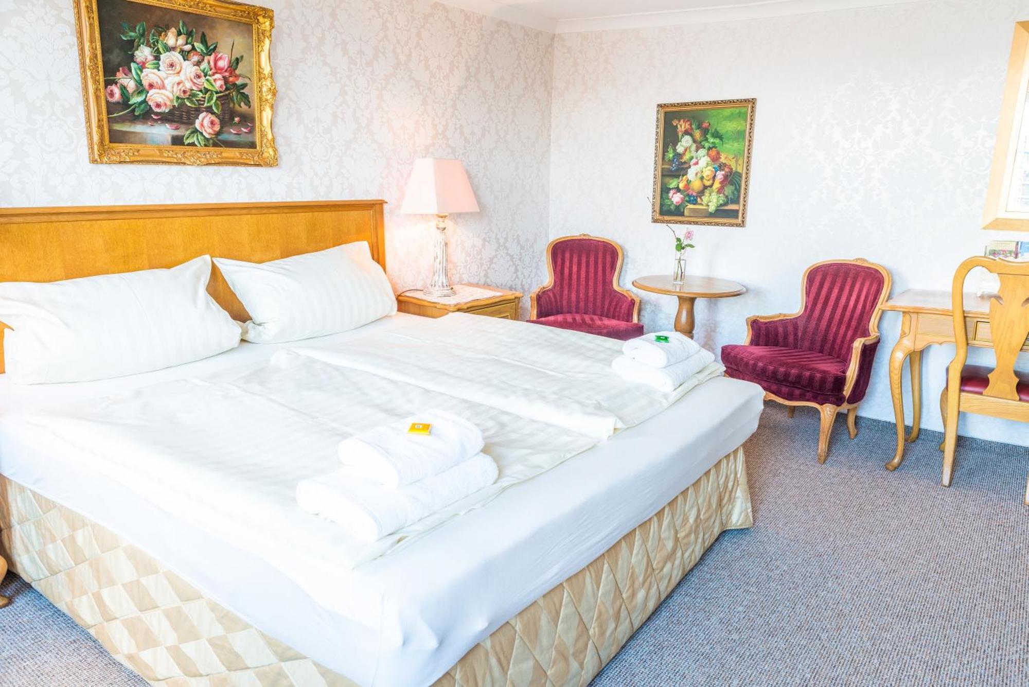 Romantisches Hotel Zur Traube Schwerin ชเวียรีน ห้อง รูปภาพ