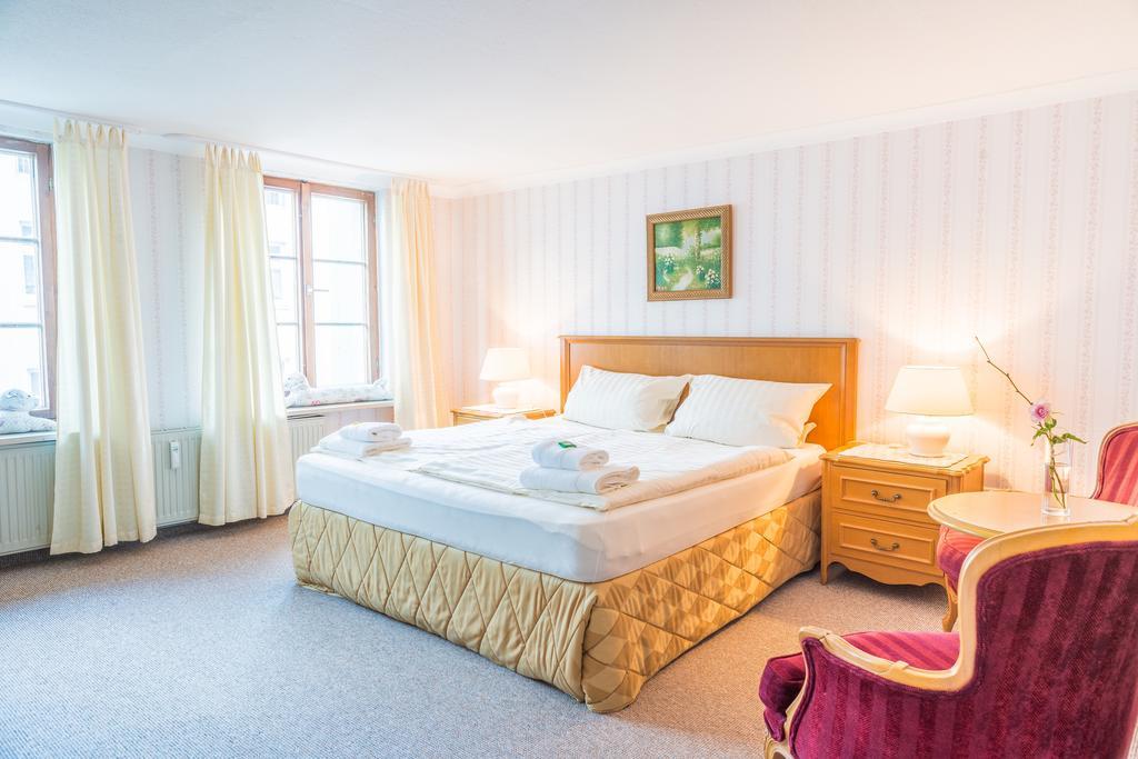 Romantisches Hotel Zur Traube Schwerin ชเวียรีน ห้อง รูปภาพ